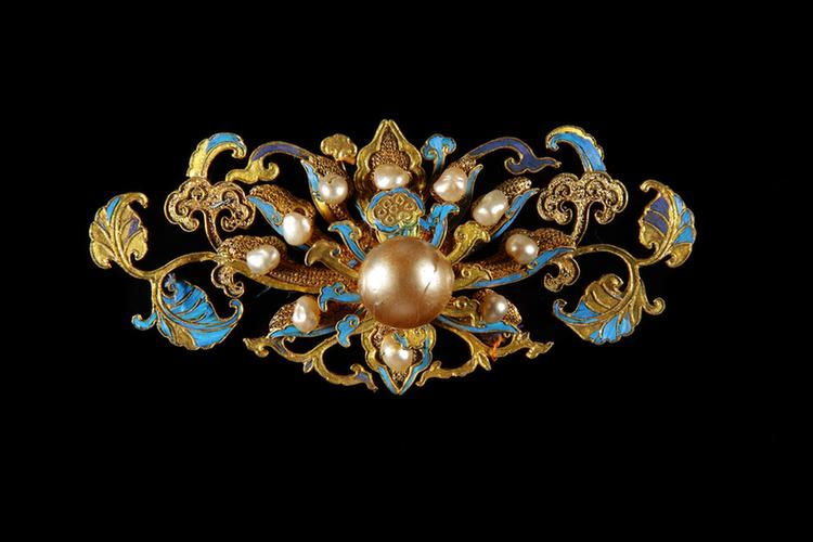 银镀金嵌珠莲花纹结子