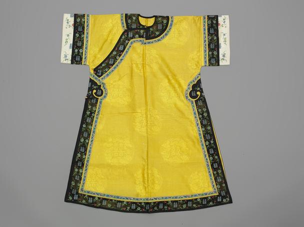 明黄色团荷花双喜纹暗花直径纱单氅衣