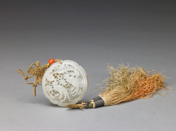 白玉透雕双鸟花卉图圆花囊