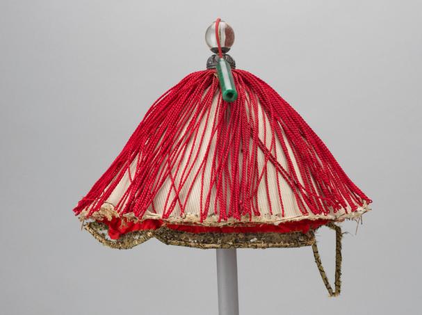 白色素罗红缨凉帽