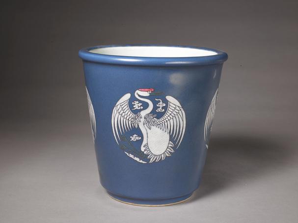 慎德堂款祭蓝釉粉彩团鹤纹盆