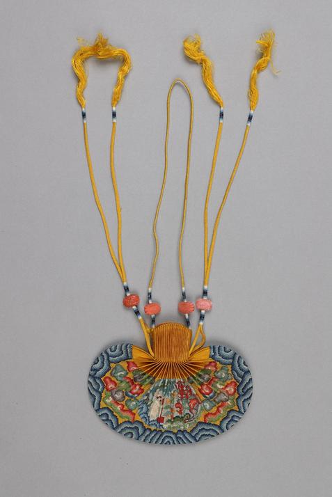 黄色缎口满纳地景纹腰圆荷包