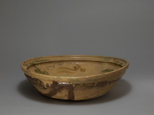 琉璃厂窑黄褐釉彩绘双鱼纹盆