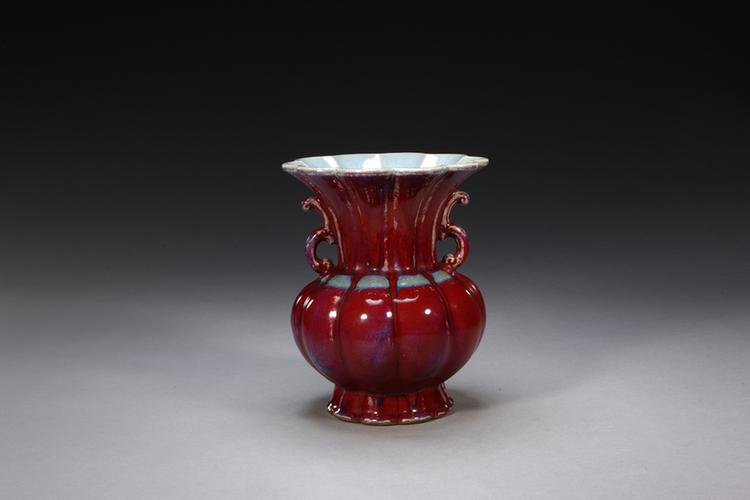 窑变双耳菊瓣尊