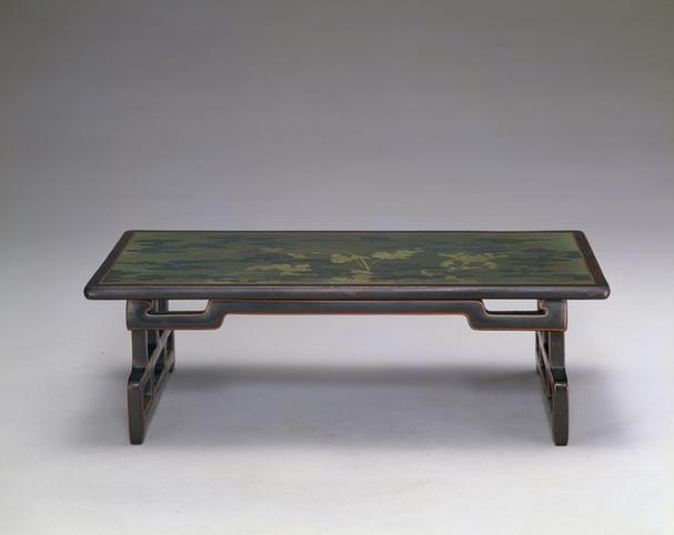 描彩漆牡丹罂粟流云纹长方香几