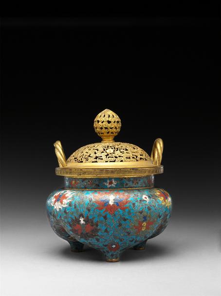 掐丝珐琅勾莲纹乳足盖炉