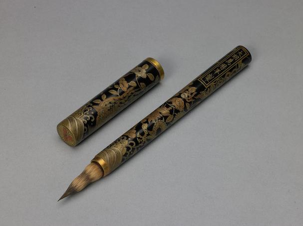 万历款黑漆描金龙凤纹管笔