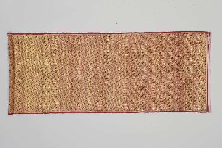 绛紫色朵花条纹回回布