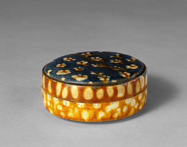 三彩加蓝扁圆盒