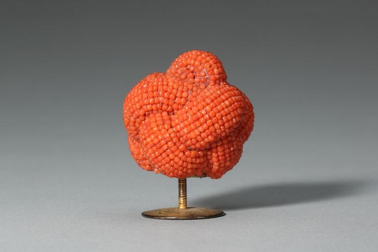 珊瑚珠盘花帽顶