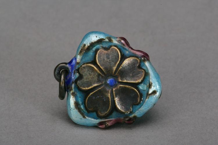 银烧蓝花形佩式指南针