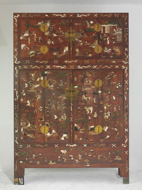 黄花梨百宝嵌蕃人进宝图顶竖柜