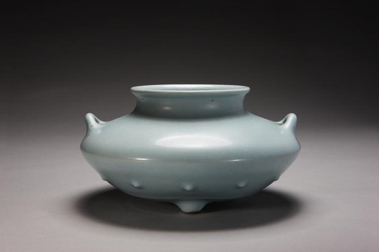 乾隆款仿汝釉双系鱼篓尊