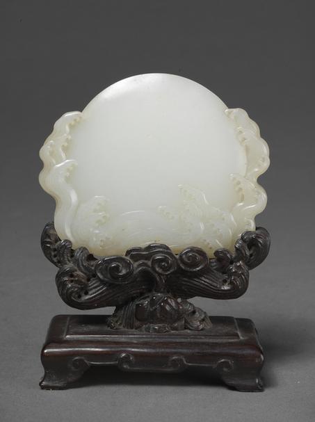 白玉海天浴日图插屏