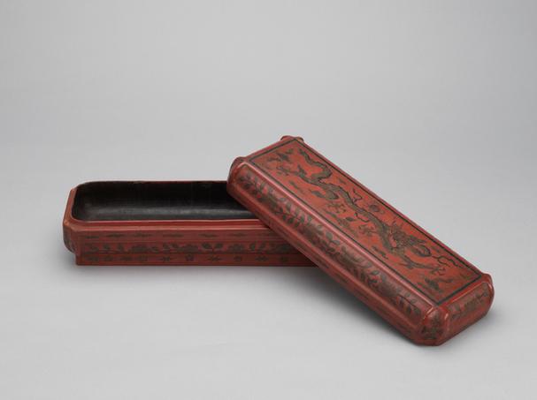 万历款填漆双龙纹长方盒