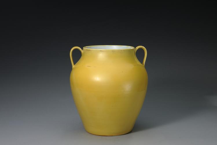 黄釉描金双系尊