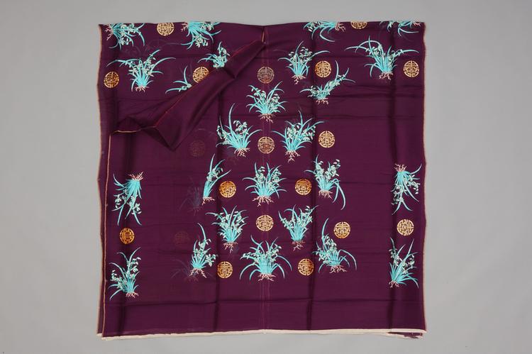 藕荷色芝麻纱绣浅彩芝兰金寿字纹袍料