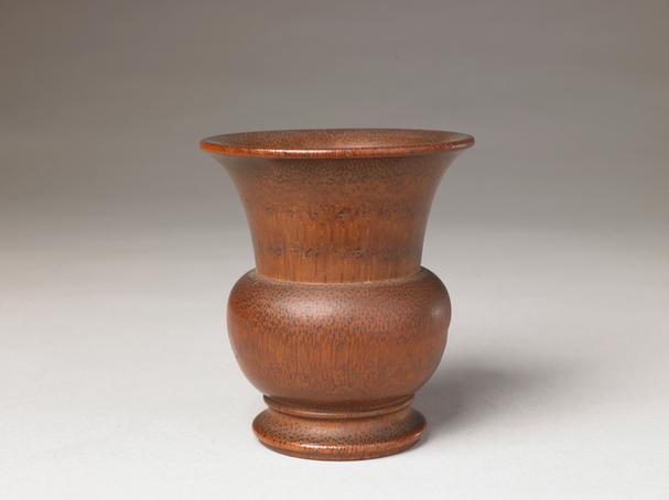 竹根雕光素渣斗