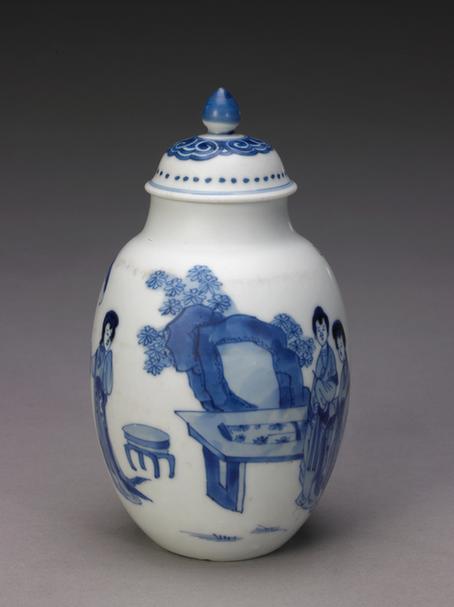 成化款青花仕女图盖罐