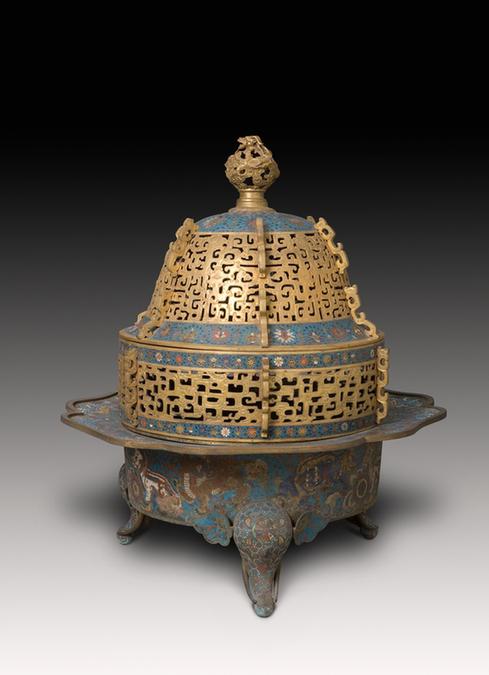 掐丝珐琅海兽狮戏图象足盖炉