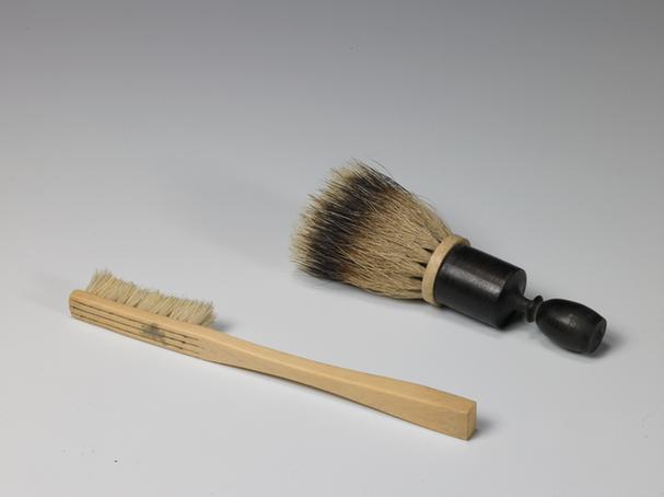 理发具-象牙柄圆刷