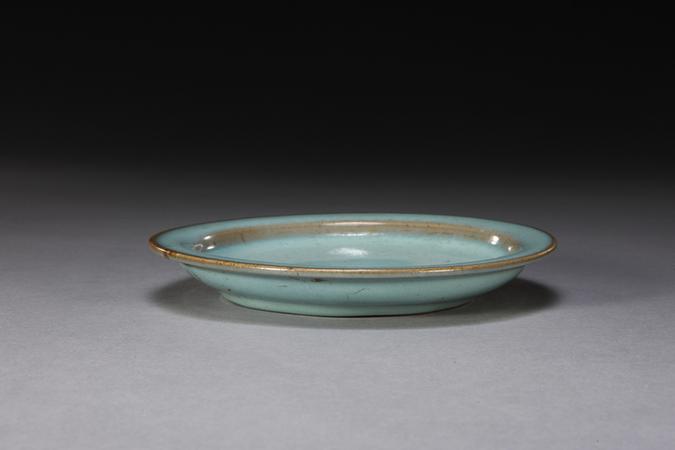 钧窑天蓝釉折沿盘