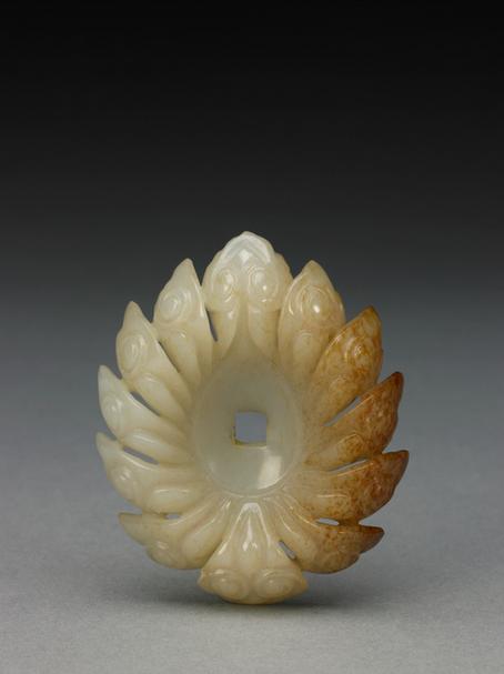 白玉莲瓣纹饰