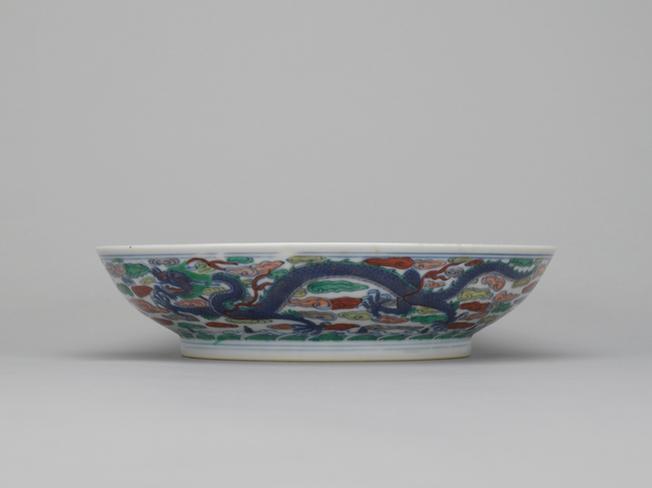 康熙款斗彩龙凤纹盘