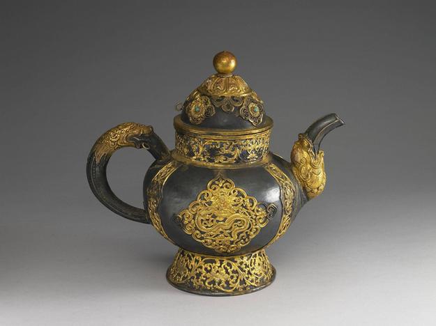 嵌松石镶金龙银壶