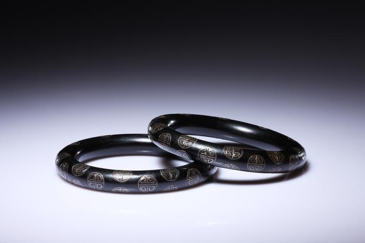 黑漆嵌银丝团寿字纹镯