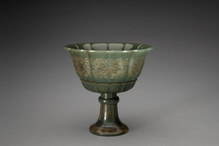 碧玉填金花卉纹莲瓣式高足供碗