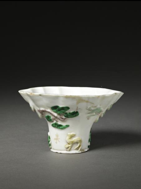 德化窑白釉龙虎加彩杯