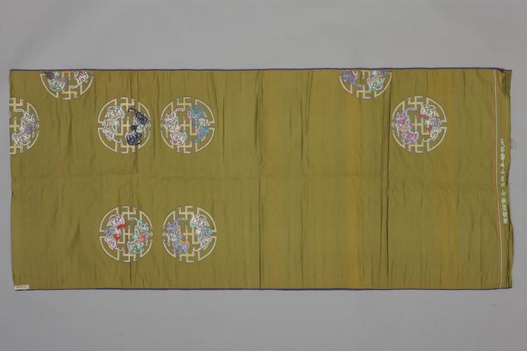 茶色地团双蝠金寿字纹妆花绸