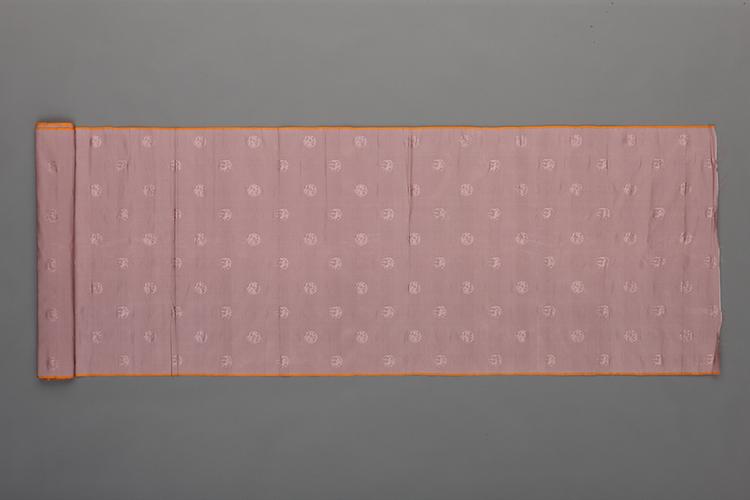 豆沙色小点团花纹花绸