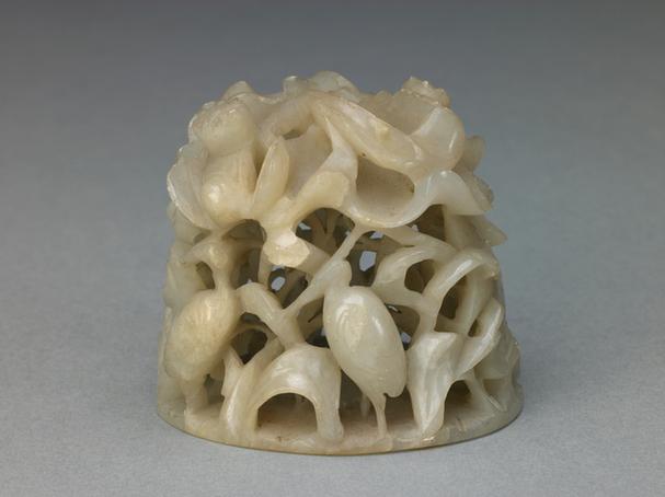 白玉透雕荷芦鹭鸶纹炉顶