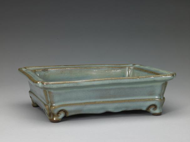 钧窑月白釉长方花盆托