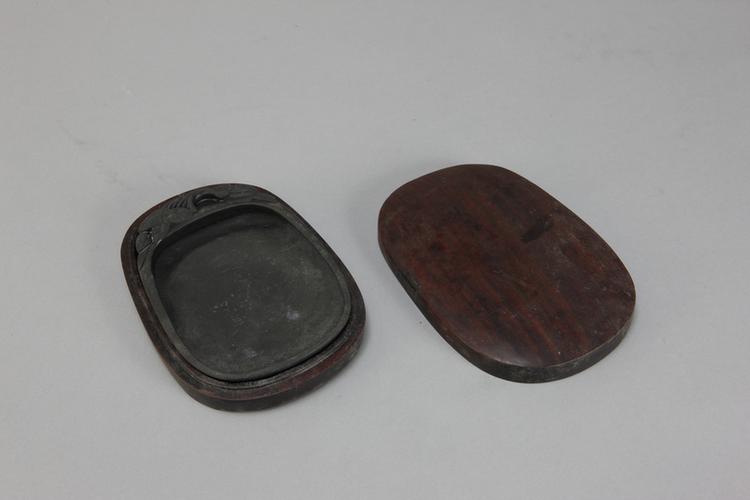 歙石雕瓜藤椭圆砚