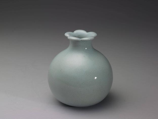 雍正窑 仿汝釉石榴尊