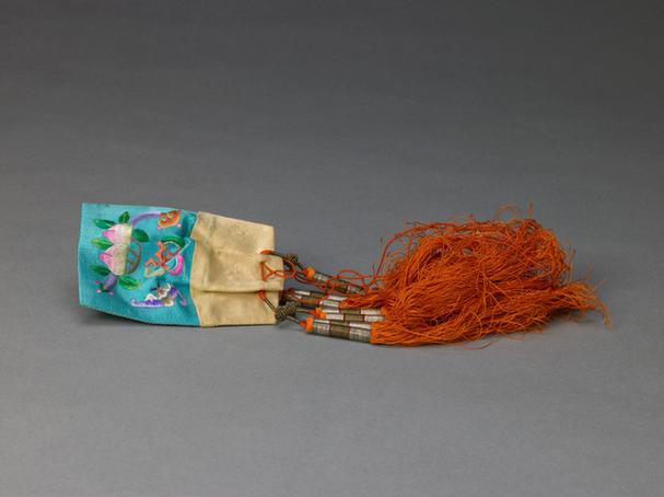 湖色缎绣万福寿如意纹活计-烟荷包