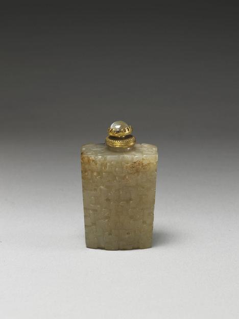 玉龙兽纹鼻烟壶
