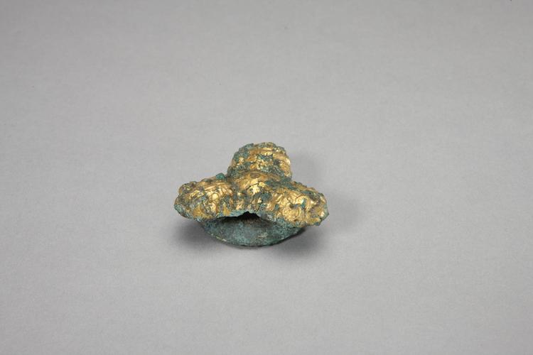 包金蟠虺纹马饰