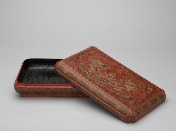 填漆双龙纹长方盒