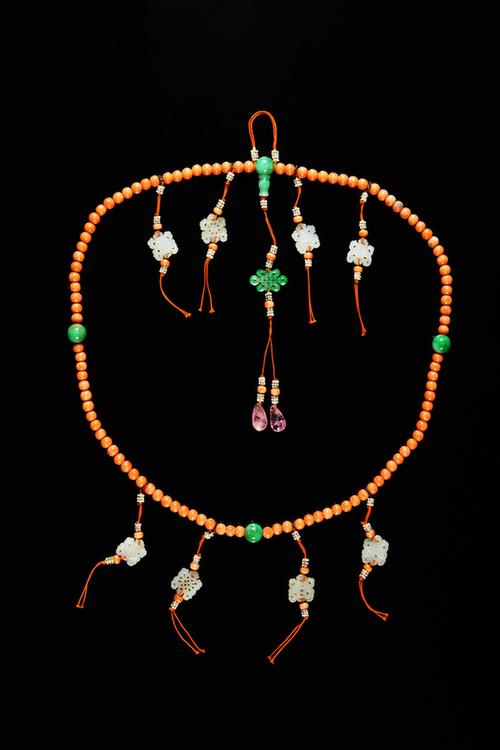 珊瑚带翠饰念珠