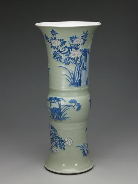 豆青釉青花釉里红花卉图花觚