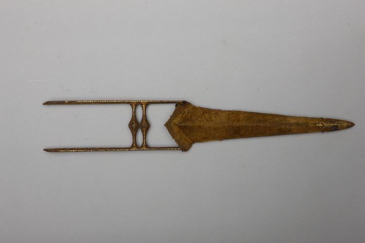 铁錾花柄绒鞘手叉刀