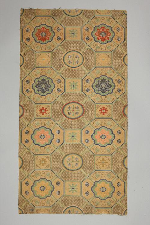 黄色地四合如意朵花纹天华锦