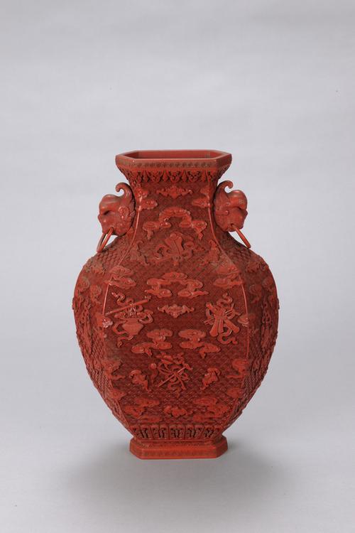 剔红云蝠暗八仙纹兽耳活环瓶