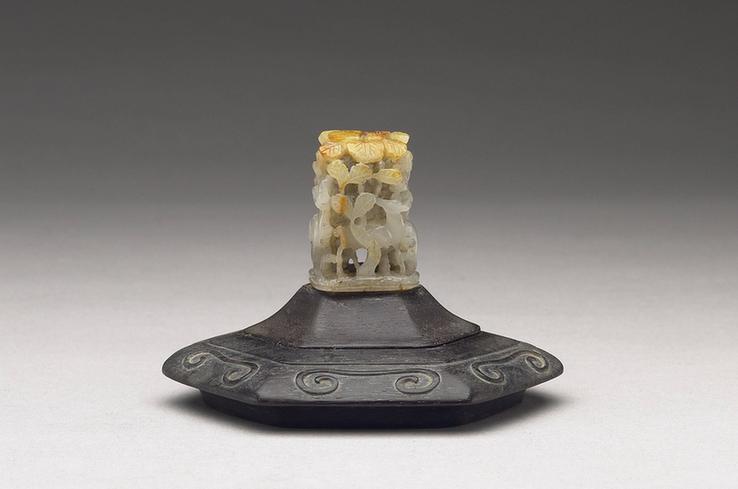 金、「秋山」玉饰-1