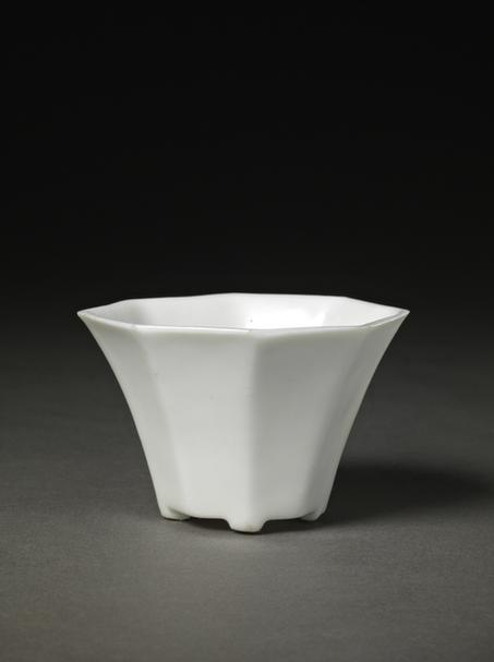 德化窑白釉八方斗式杯