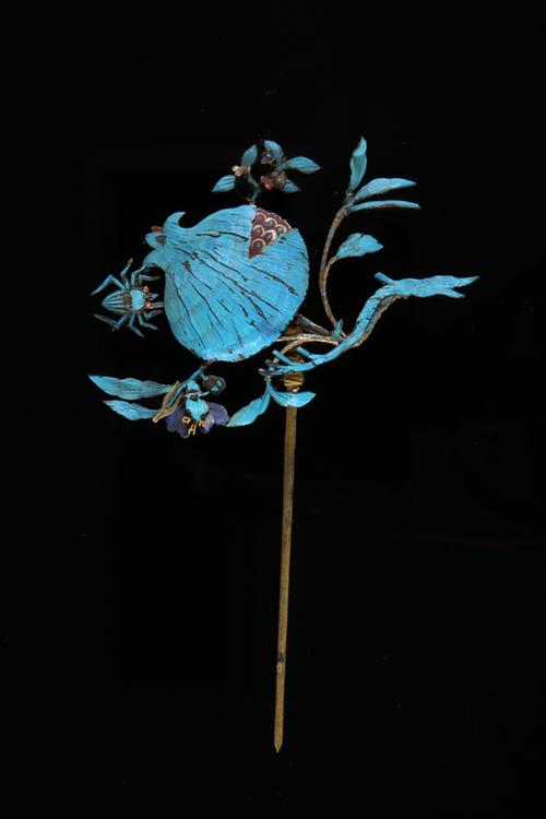 点翠花卉鸟蝶纹头花